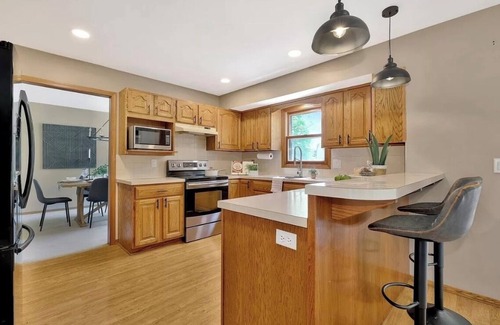 Wichita House | Spacious 4-bedroom house with WiFi and AC in nice Wichita