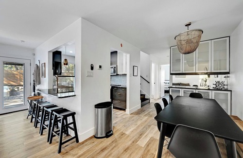 Austin House | Spacious 4-bedroom house in brilliant Austin with Pool and Outdoor Hangout Area