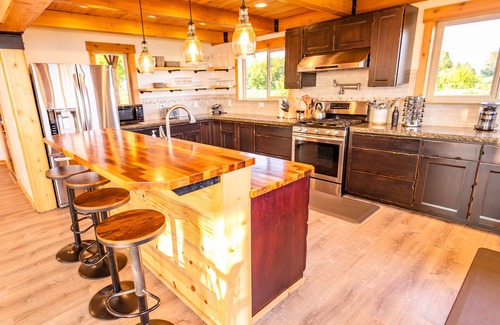 Homer House | Spacious 4-bedroom house on Kachemak Bay with Amazing Views in Homer, AK