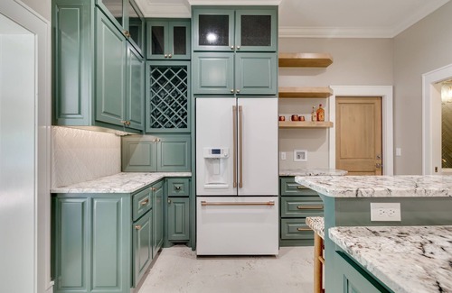 Norman House | Spacious 4-bedroom house w/hottub and pool near campus in Norman!