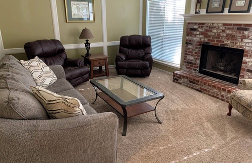 Owasso House | Spacious 4-bedroom house with AC and WiFi in charming Owasso