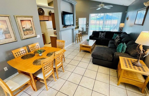 Four Corners House | Spacious 4-Bedroom Villa with Private Pool in Glenbrook – Your Ideal Orlando Getaway