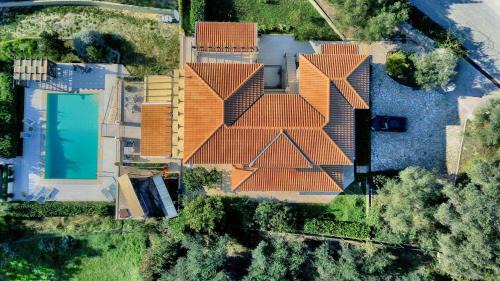 Termenades Villa | Relax at Villa Afionas: Beach Access & Eco-Pool Oasis