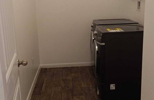 Briarcreek House | Spacious 4-bedroom with simple airbed