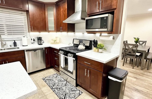 Fremont House | Spacious 4-bedroom with AC and WiFi in peaceful Fremont