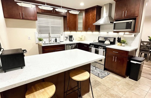 Fremont House | Spacious 4-bedroom with AC and WiFi in peaceful Fremont