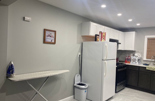 Lower Vailsburg House | Family-Friendly 4 Bedrooms Near Newark Airport