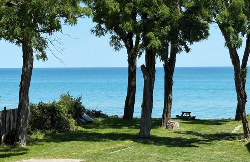 Lakeport House | Spacious 4-beds South of Lexington AC, Sandy Private Beach Handicap accessible