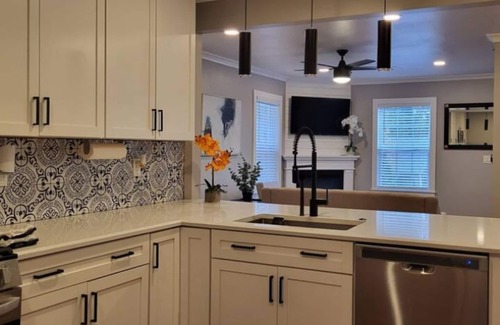 Atlanta House | Remarkable 4 Bedroom Home with Pool in West End Atlanta