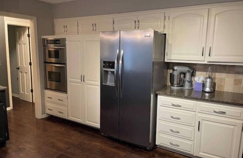 Overland Park House | Perfect 4 BR Retreat: Pet-Friendly with Ocean View!