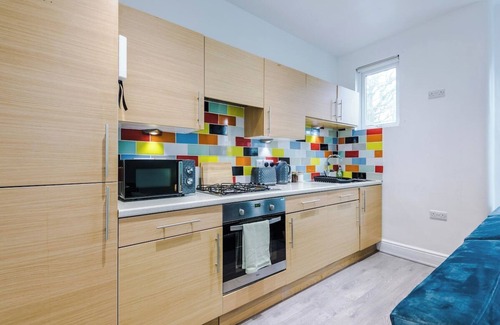 Rusholme House | Family-Friendly 4-Bed Retreat Perfect for Groups in MCR