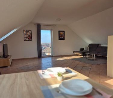 Schwanewede Apartment | Business-Friendly Apartment with Kitchen & High Guest Ratings
