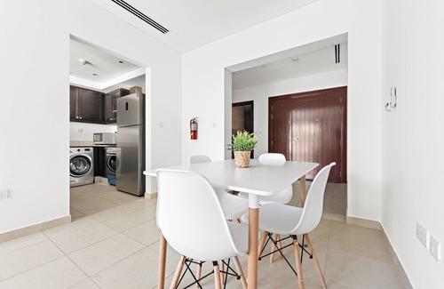 Jumeirah Village Circle Villa | Inviting 4-Sleeper Villa with Kitchen in JVC