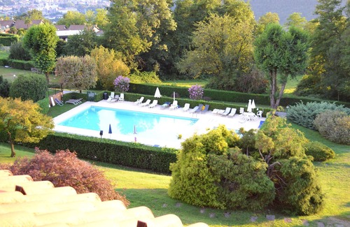 Vignone Apartment | Inviting 4½-Room Apartment with Balconies and Pool