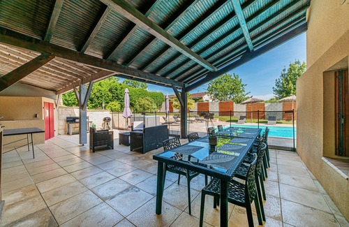 Trentels Cottage | Inviting 3-Star Cottage: Private Pool, Spa & Canoes Await