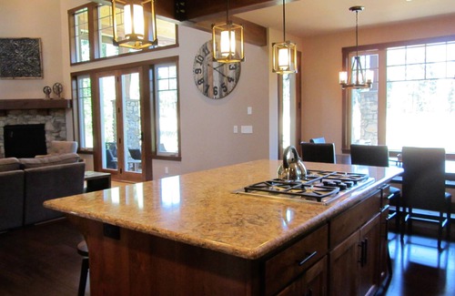 Cle Elum House | Stunning Golf View Retreat with Game Room & Pool Access