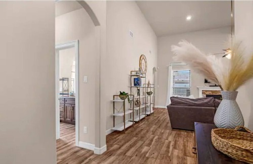Southeast Houston House | Spacious 4BDR Near MedCenter