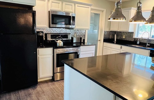 Bastrop House | Spacious 4bedroom in charming downtown Bastrop for gathering w family & friends