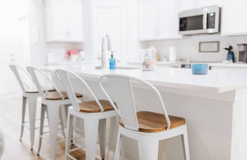 Pawleys Island House | Minutes to Beach & Golf: KING Bed, Pet Friendly Retreat