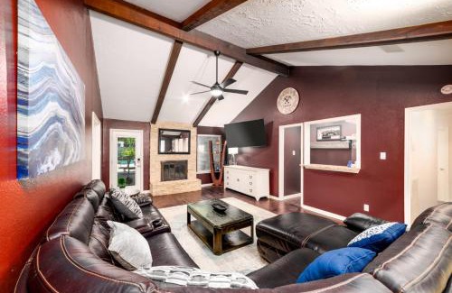 Timberlake Estates House | Spacious 4BR Getaway in Cypress with Style