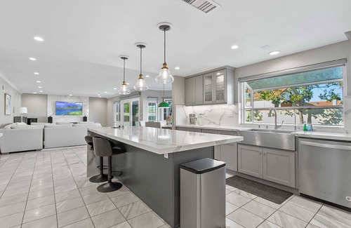 Yorba Linda House | Spacious 4BR Home|Pool Access|Modern Amenities| Yorba Linda|Laundry Room #42033