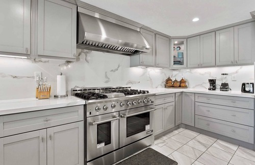 Yorba Linda House | Spacious 4BR Home|Pool Access|Modern Amenities| Yorba Linda|Laundry Room #42033