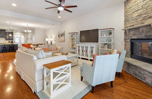 Sun Ridge House | Top-Rated 4BR Bayside Retreat - Steps from Beach & Pool