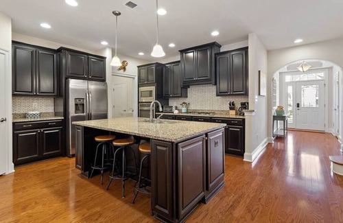 Sun Ridge House | Top-Rated 4BR Bayside Retreat - Steps from Beach & Pool