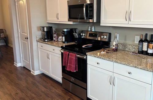College Station House | Spacious 4BR+loft pet friendly home12 min from Kyle Field, large yard, gas grill
