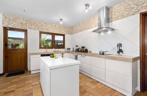 Ponton Villa | Inviting 4BR Villa with Private Pool & Ideal Location