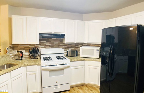 Round Rock House | Spacious 4BR Home Near I45 - Sleeps 12, Pet Friendly Stay