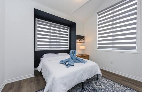 Halton Regional Municipality House | Spacious 4br25ba Retreat W King Beds, Desk, Dt