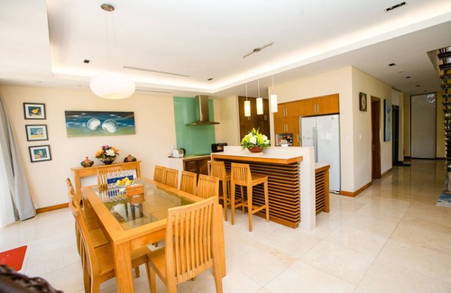 Ngu Hanh Son Villa | Inviting 4BR Pool Villas Just Steps from the Beach