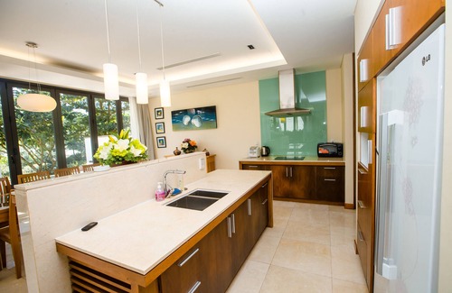 Ngu Hanh Son Villa | Inviting 4BR Pool Villas Just Steps from the Beach