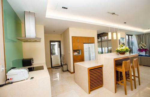 Ngu Hanh Son Villa | Inviting 4BR Pool Villas Just Steps from the Beach