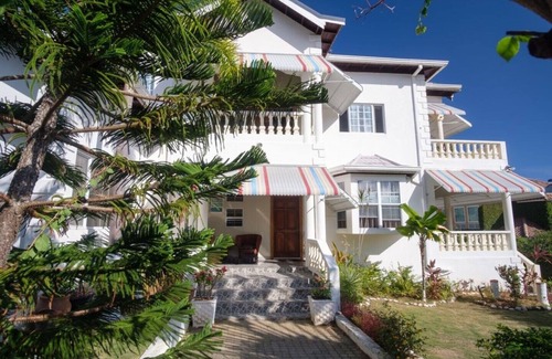 Tower Isle House | Oceanfront 5 Bedroom Haven with Pool & Spa Amenities