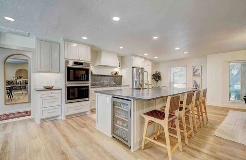 Norman House | Spacious 5-Bed by OU Campus – Modern, Fully Renovated, Game Day Ready!