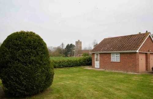 Frinton-on-Sea House | Pet-Friendly 5-Bed Retreat Near Frinton-On-Sea, Rated 9.2