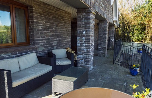 Kentchurch House | Beautiful 5-Bedroom Retreat with Hot Tub in Grosmont