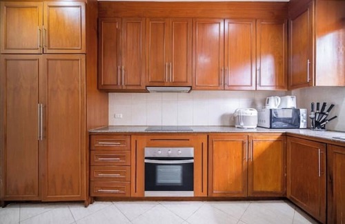 Jomtien Villa | Spacious 5-Bed Villa: 7 Mins to Walking Street