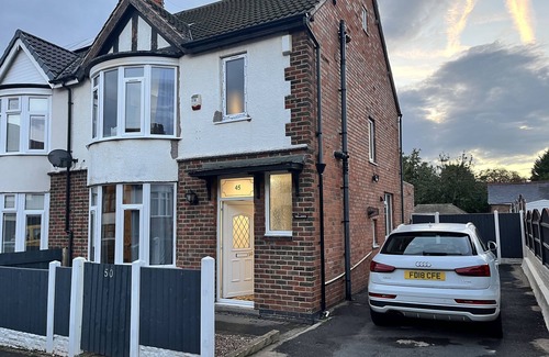 Derby House | Family-Friendly 5-Bed Retreat with Home-Like Comforts