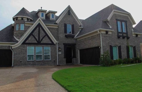 Tarrant County House | Spacious 5-bedroom house with 2 king beds in charming Grand Prairie