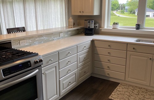 Roach House | Lakeview Retreat: 5 Bedrooms, Pool & Family-Friendly Comfort