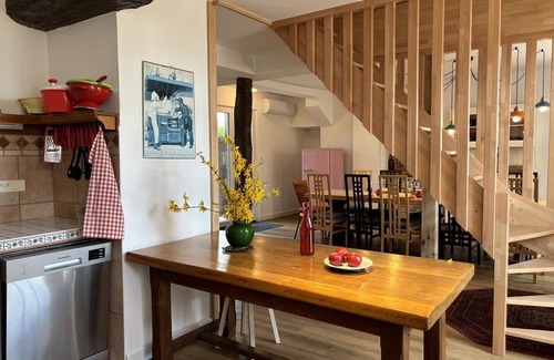 Trezelles Cottage | Pet-Friendly Gite Trézelles: Ideal for Family Getaways