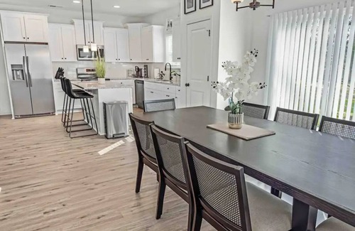 Toddville Road House | Family-Friendly 5-Bedroom Home with Garage in Charlotte