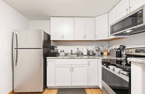 Manhattan House | Spacious 5-bedroom house in welcoming Manhattan