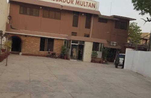 Multan Hotel | Spacious 5-bedroom hotel in charming Multan with AC