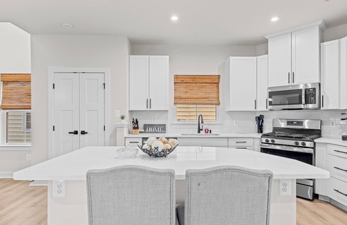 Bayside House | Spacious 5-bedroom house with Golf simulator in Berlin