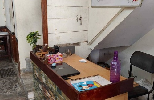 Taj Ganj House | Spacious 5-bedroom house with AC, WiFi in the "city of love" Agra.