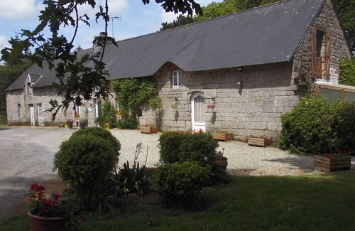 Meslan Cottage | Ideal 5-Bedroom Longère for Family or Group Getaways